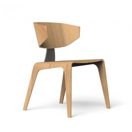 Silla moderna de diseño en madera