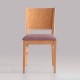 Silla de diseño en madera con asiento tapizado