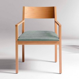 Silla de sala en madera con brazos