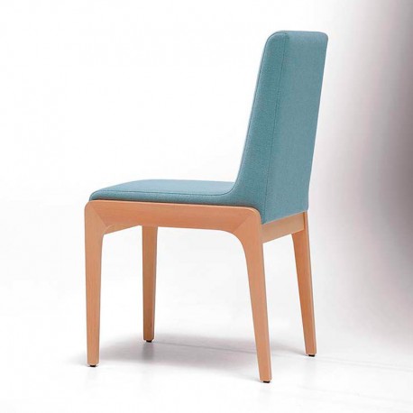 Silla de sala en madera tapizada