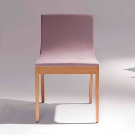 Silla de sala en madera tapizada