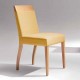 Silla de diseño en madera tapizada