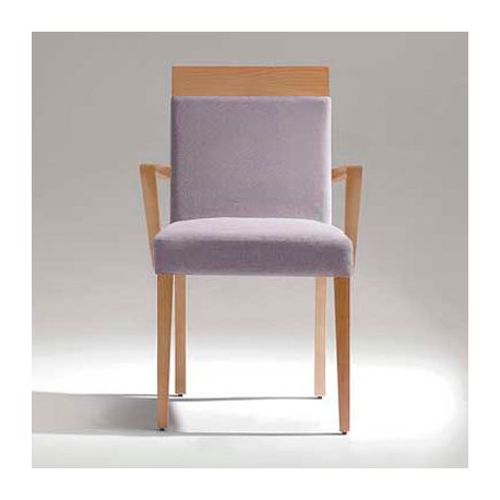 Silla de diseño en madera tapizada con brazos