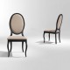 Silla de madera con respaldo ovalado alto