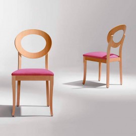 Silla isabelina de respaldo perforado