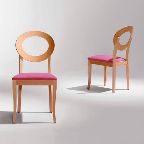 Silla isabelina de respaldo perforado