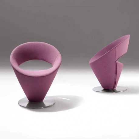 Butaca de diseño en cono tapizada