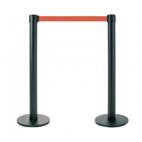 2 postes metálicos negros y cinta retráctil roja