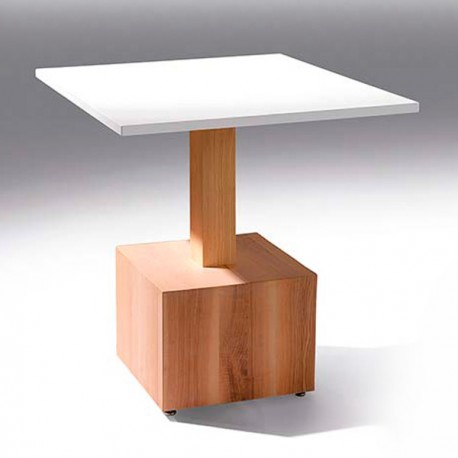 Mesa de madera base cuadrada