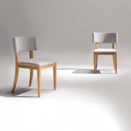 Silla de madera patas curvas