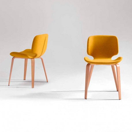 Silla de madera asiento y respaldo tapizado