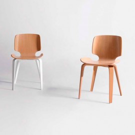 Silla de madera de diseño monocasco