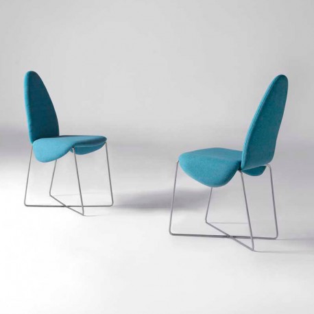 Silla de diseño base tubo