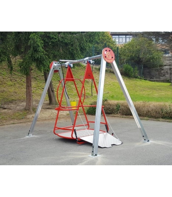 Columpio adaptado para silla de ruedas. Columpio inclusivo
