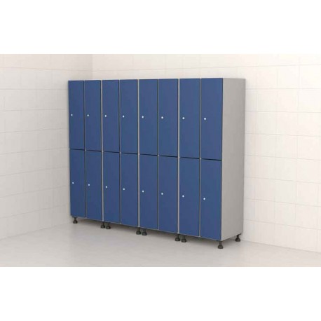 Taquillas de madera con puertas fenólicas