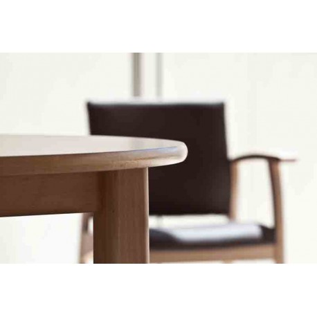 Mesas de madera para residencias de ancianos