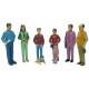 Familia latinoamericana 8 figuras plástico