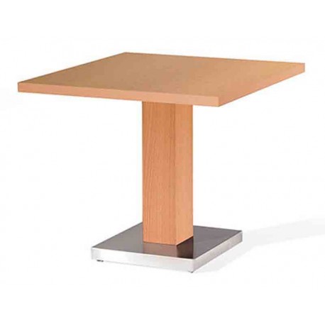 Mesa de madera cuadrada