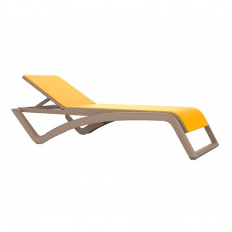 Tumbona móvil apilable arena