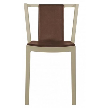 Silla apilable neutra tapizada