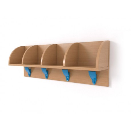 Estante de pared de madera con perchas