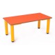 Mesa rectangular con patas de plástico