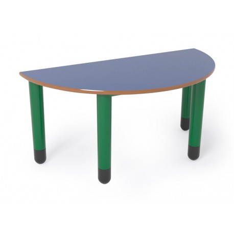 Mesa semicircular con patas de plástico