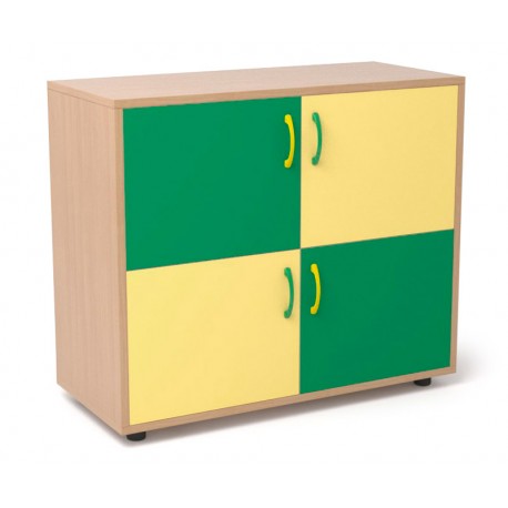 Armario de madera con 4 puertas