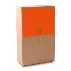 Armario de madera medio con 4 puertas